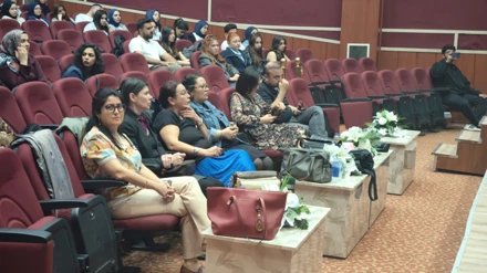 UMUDA DOKUNAN ELLER(HEMŞİRELİK VE MEME KANSERİ DENEYİMİ)